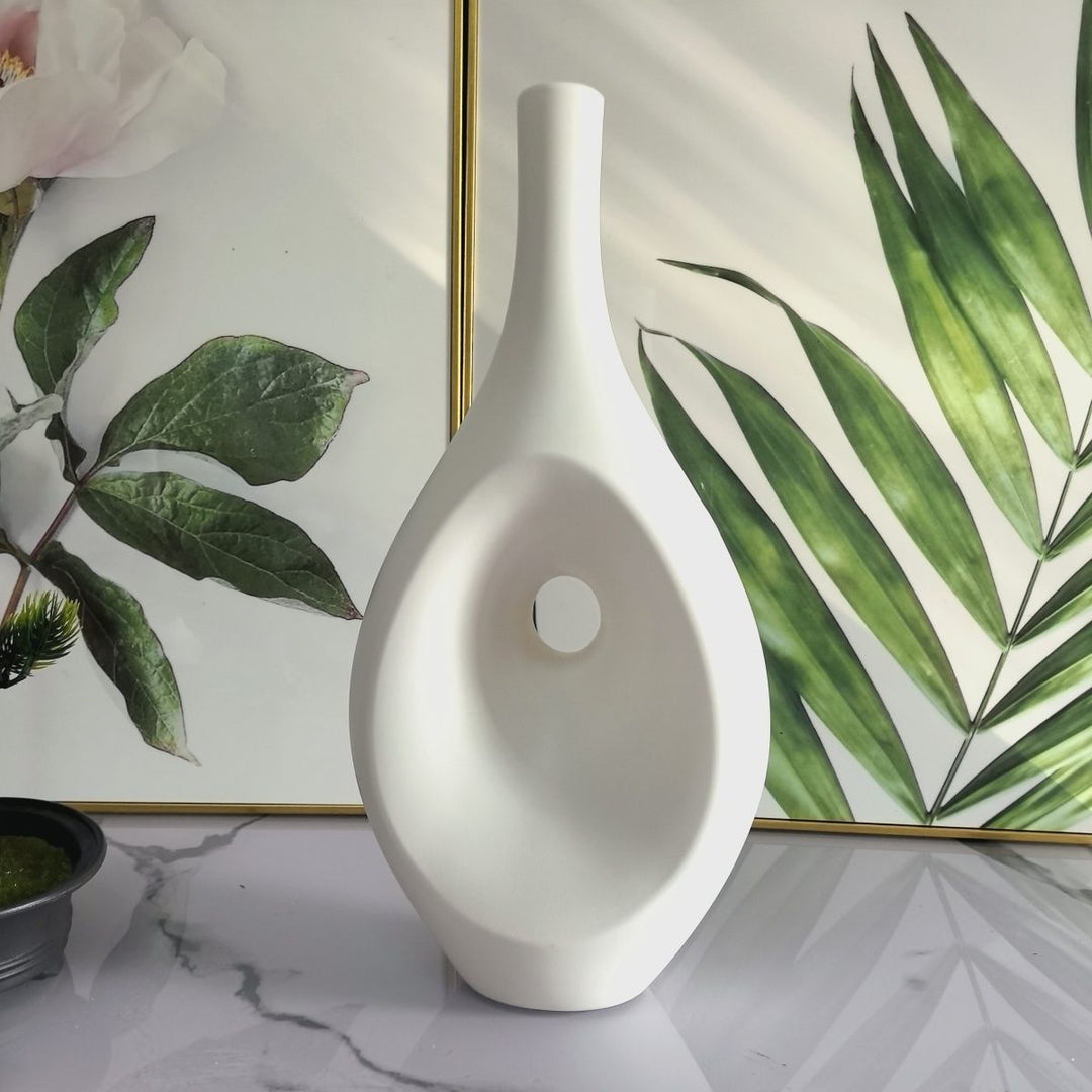 Artistic Contemporary Teardrop Vase Kalsten