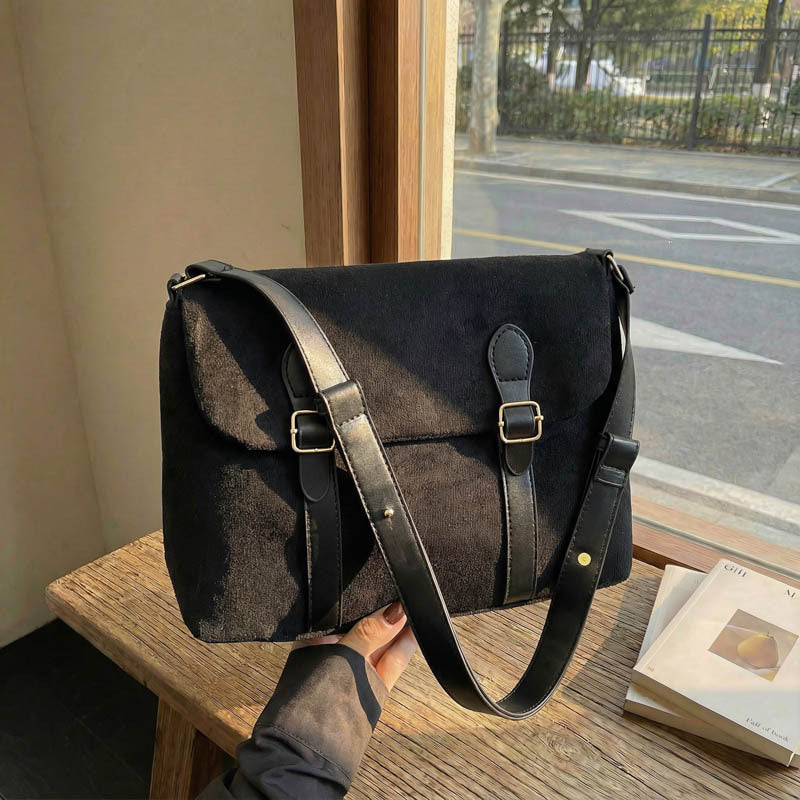 WoChic Vintage-Style Messenger Bag Kalsten
