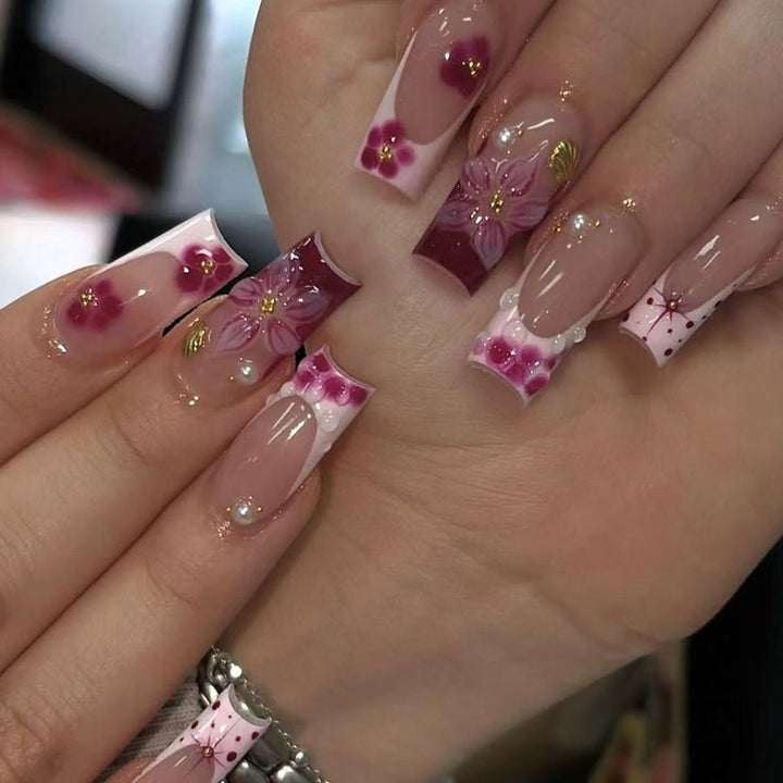 Nail art set with floral 3D details and glitter accents Kalsten