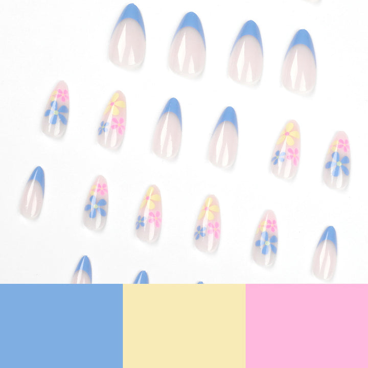 Artificial nail art with floral design and gradient Kalsten