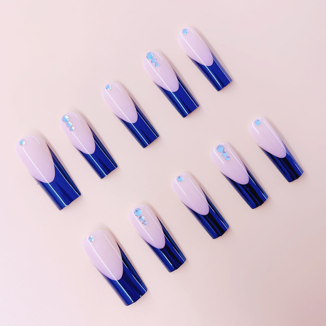 Acrylic nail set with modern glamour and luxurious 3D accents Kalsten