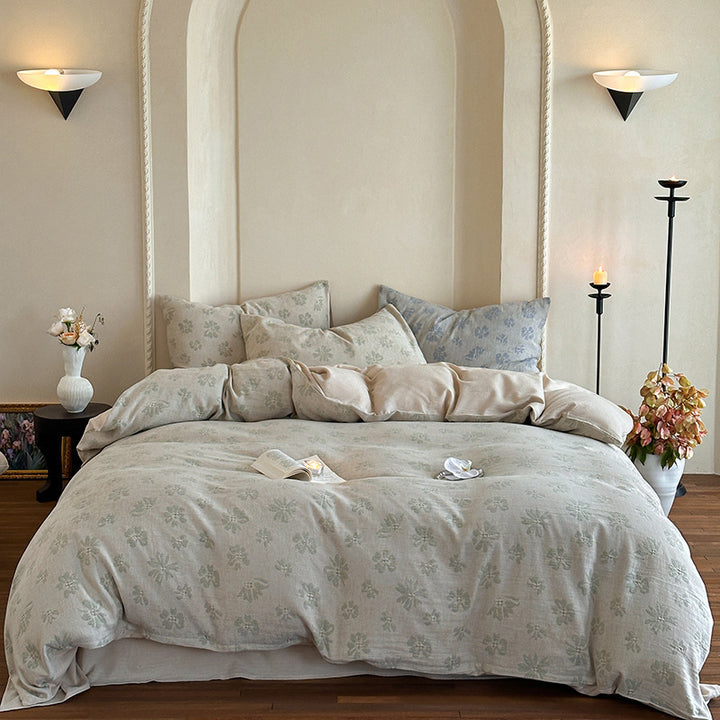 Lightweight cotton muslin bedding set with vintage floral pattern and reversible design