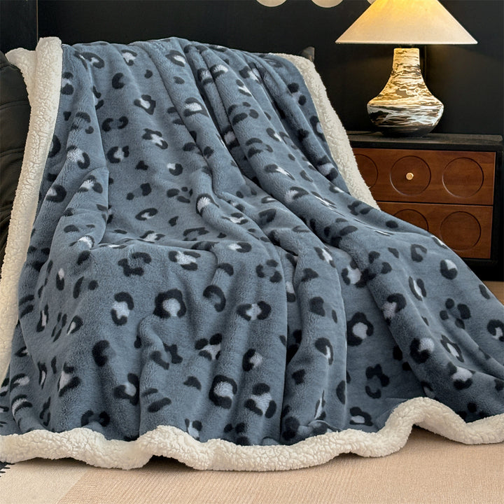 Women's Plush Leopard Print Throw Blanket