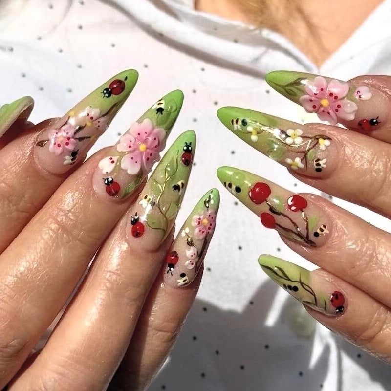 Botanical Themed Press-On Nail Kit Kalsten