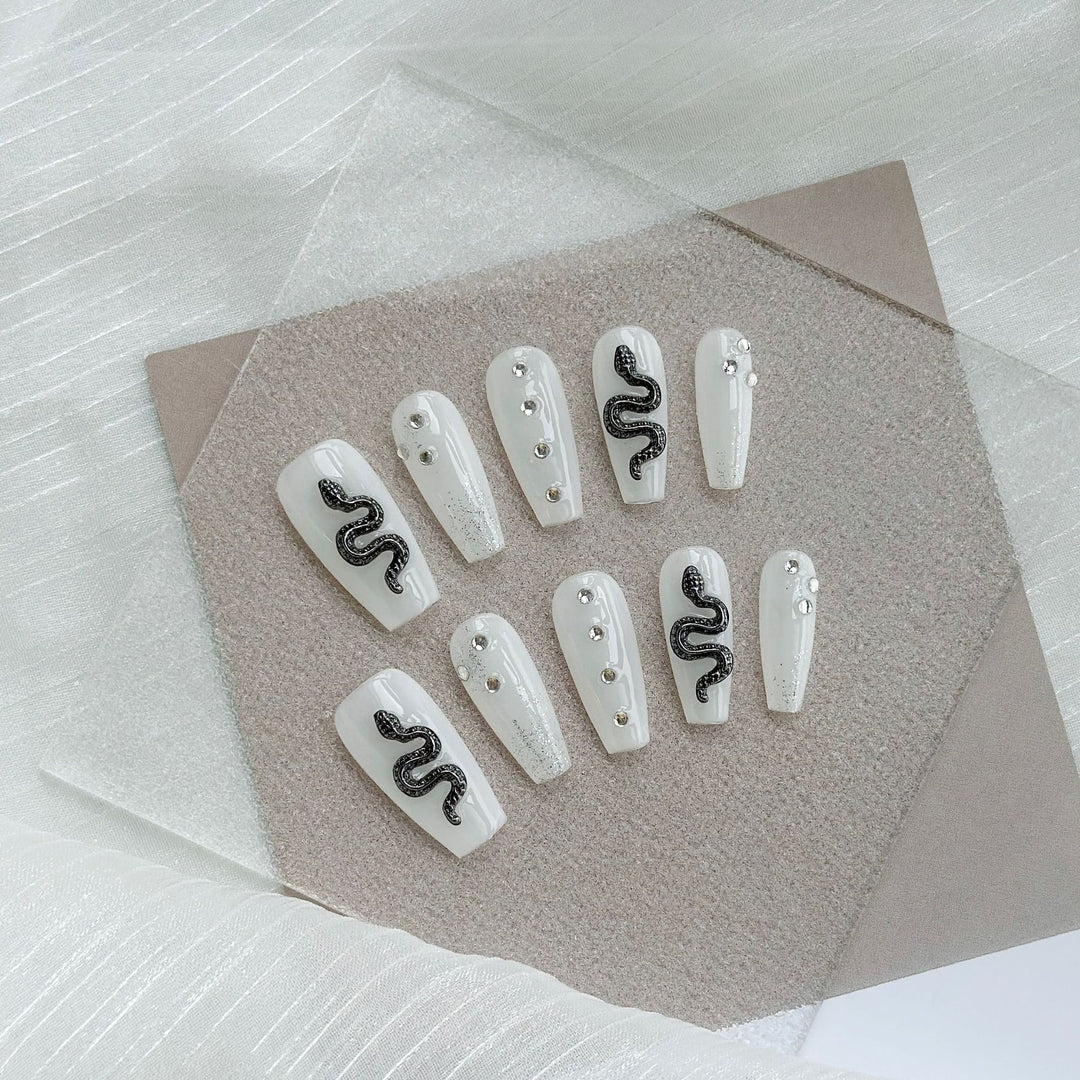 Artistic Snake-Themed Press-On Nails