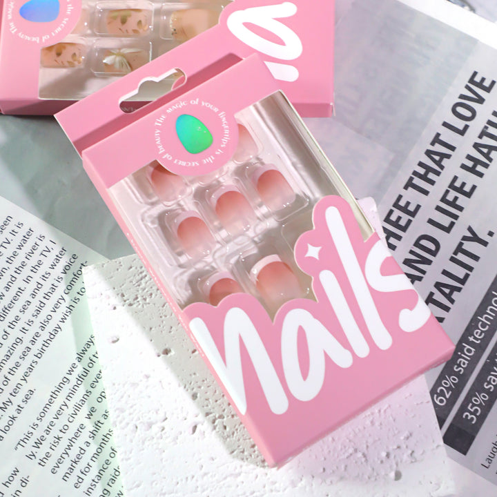 Stylish nail art with floral accents Kalsten