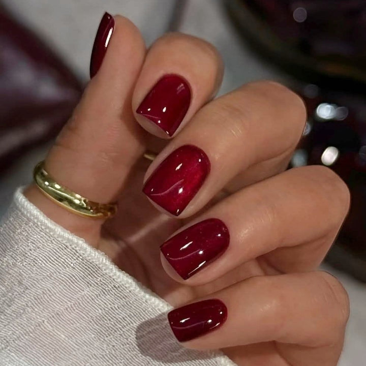 Acrylic nail set with shiny Bordeaux finish Kalsten