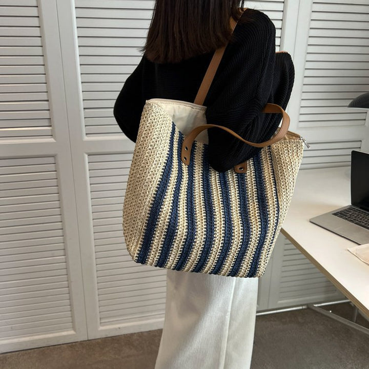 Spacious shopper bag with leather accents Kalsten