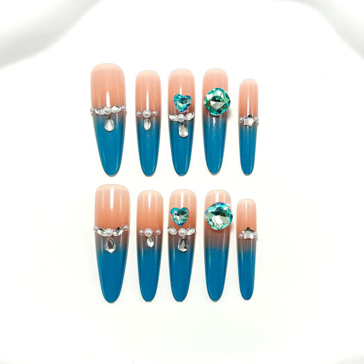 Artificial nails with glitter and rhinestone embellishments Kalsten