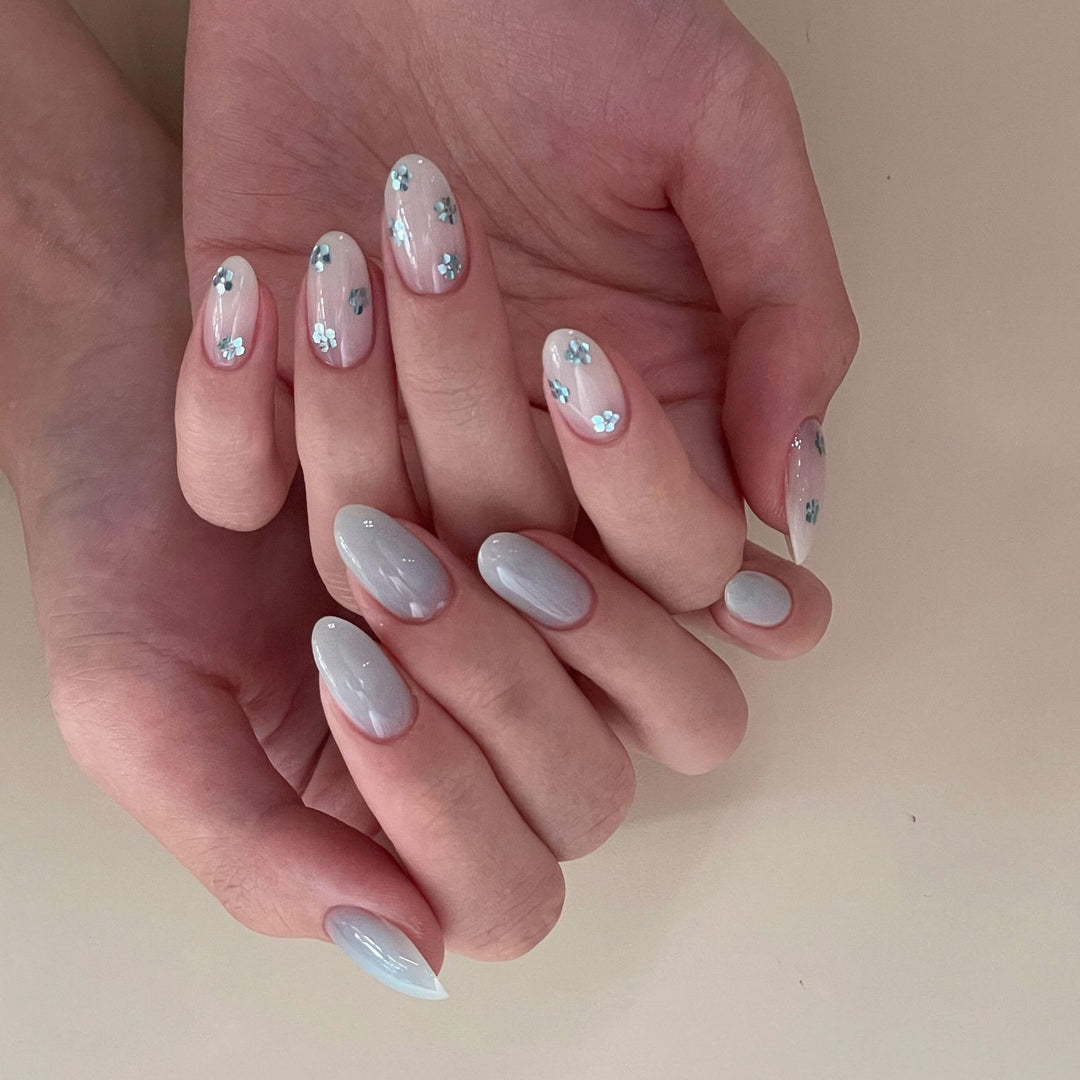 Artificial Nails with Elegant Blue Accents Kalsten