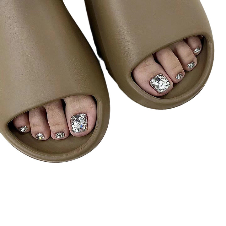 Glittering Press-On Nail Art Set
