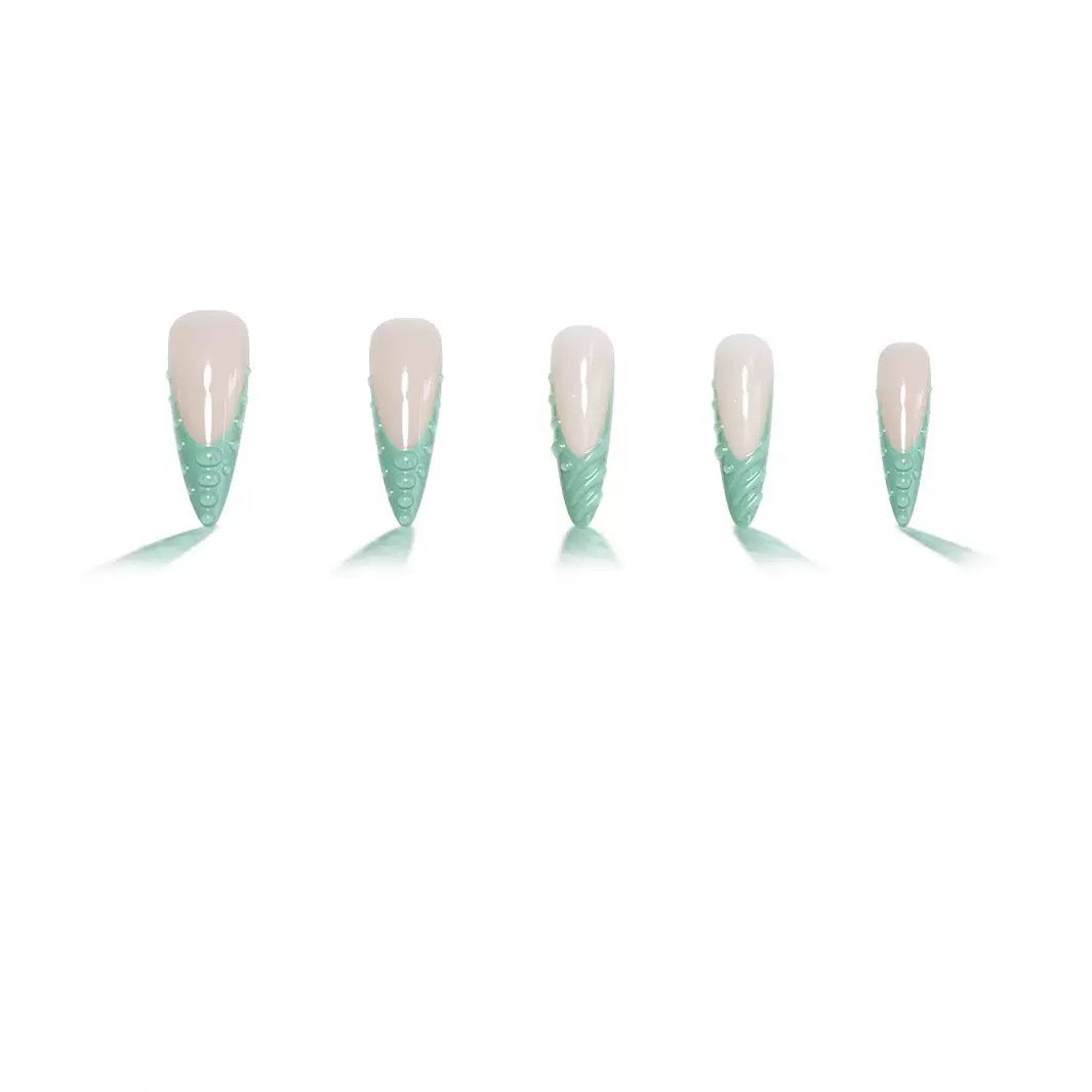 Artistic Shell-Inspired Press-On Nail Extensions Kalsten