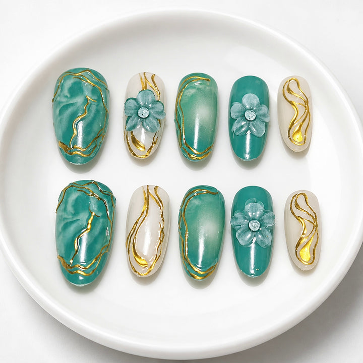 Decorative Floral Press-On Nail Art Set Kalsten