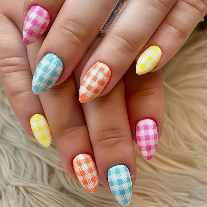 Artistic Press-On Nail Tips with Checkered Design Kalsten