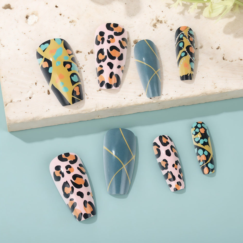 Creative artificial nails in modern animal print design Kalsten