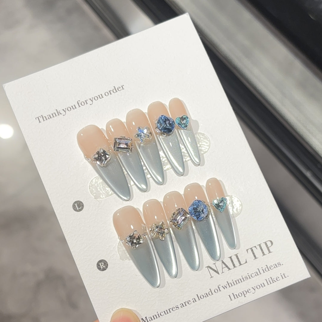 Glamorous artificial nails with sparkling stones Kalsten