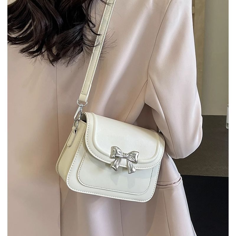 Elegant Bow-Detail Shoulder Bag Kalsten