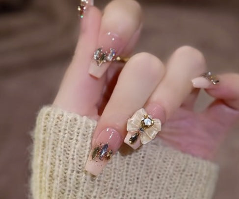 Artful Nail Art with Cute Bunny Pattern Cold Kalsten