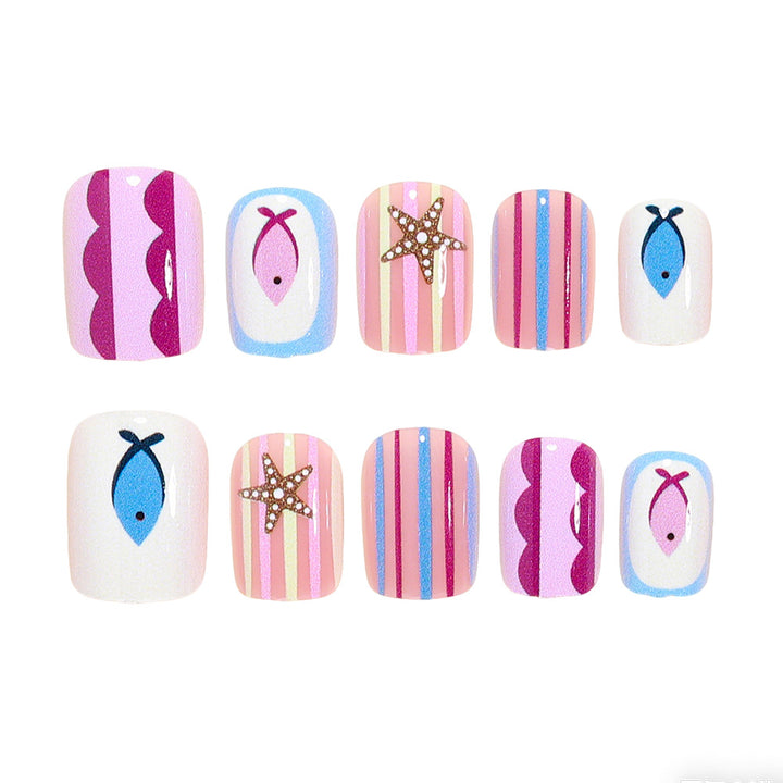 Nautical-Themed Press-On Nail Art Kalsten