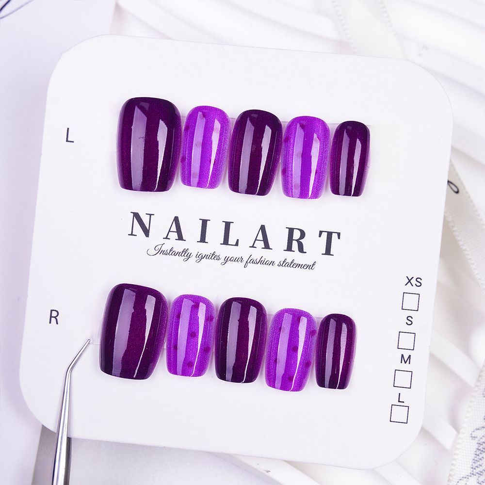 Nail art with shimmering gradient Kalsten