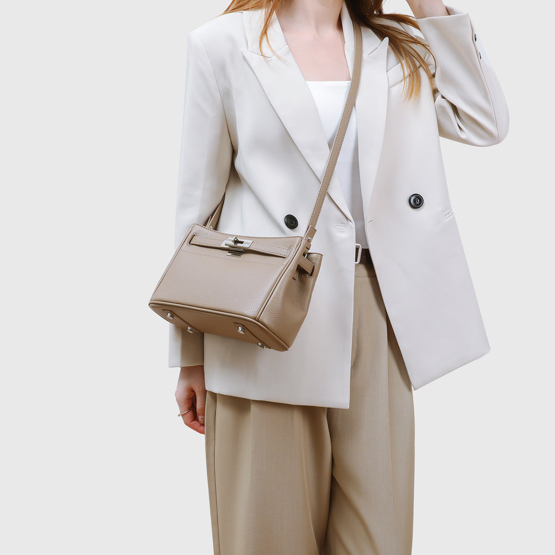 Chic Structured Handbag  1791995384