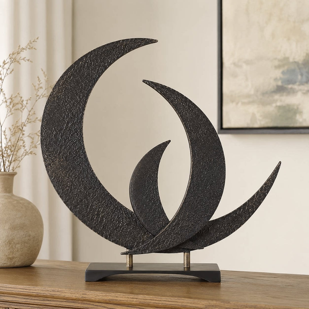 Artistic Abstract Leaf Sculpture
