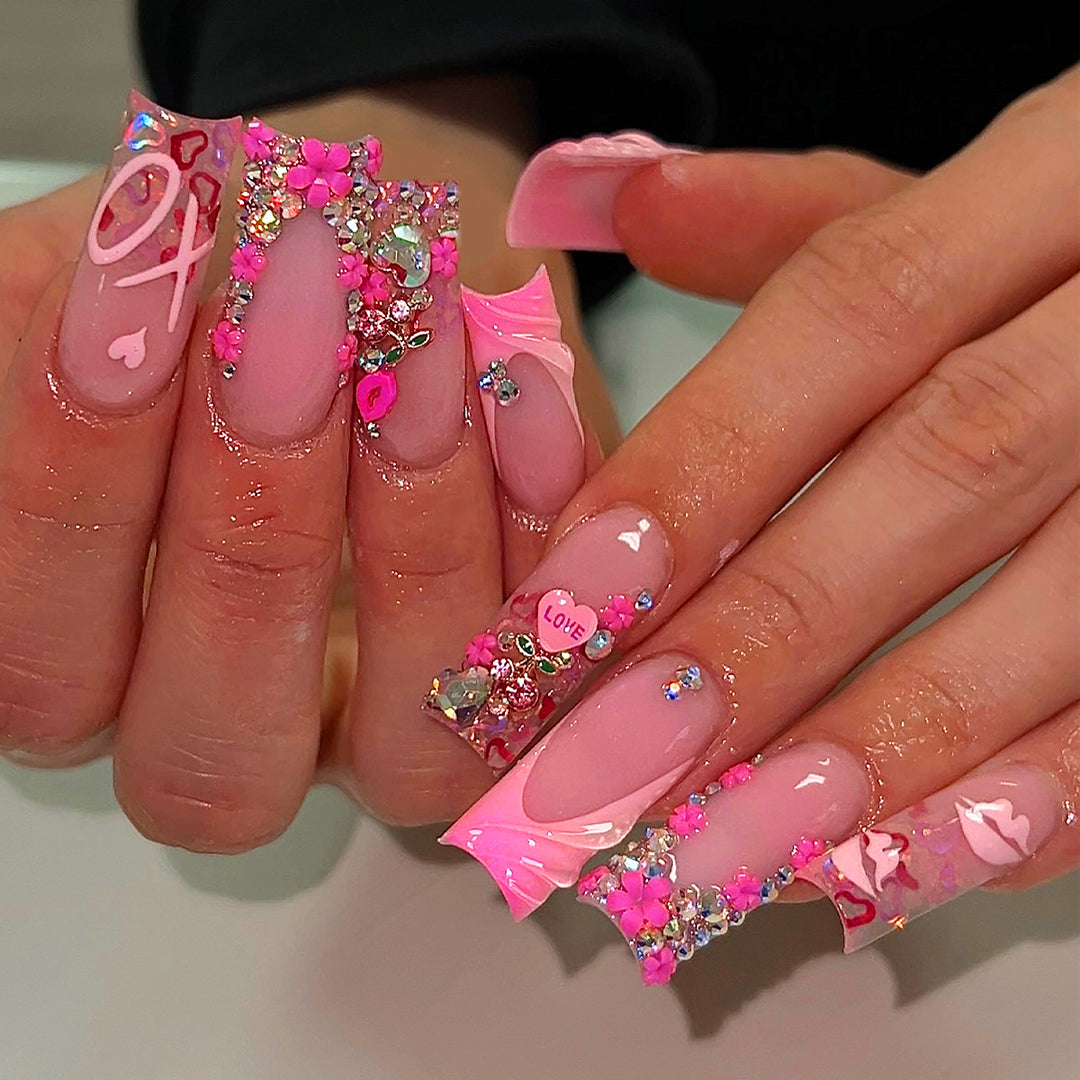 Artistic 3D nail art with glitter details Kalsten