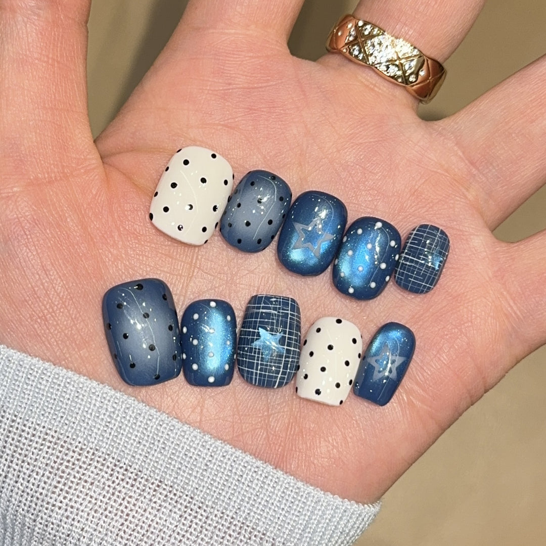Stylish star and dot design artificial nails Kalsten