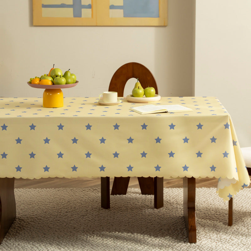 Wipeable tablecloth with star pattern and wavy hem Kalsten