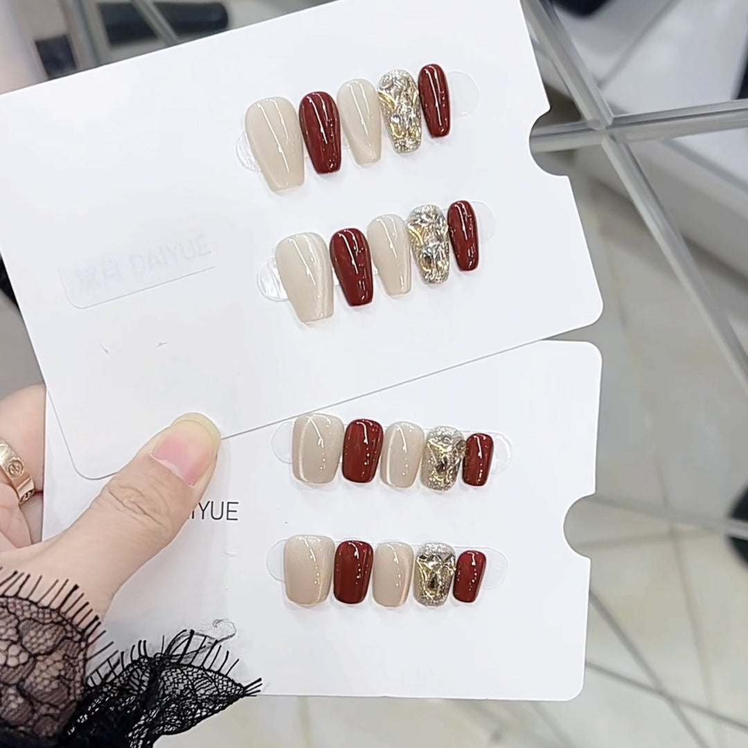 Elegant Press-On Nail Art Set with Metallic Accents Kalsten