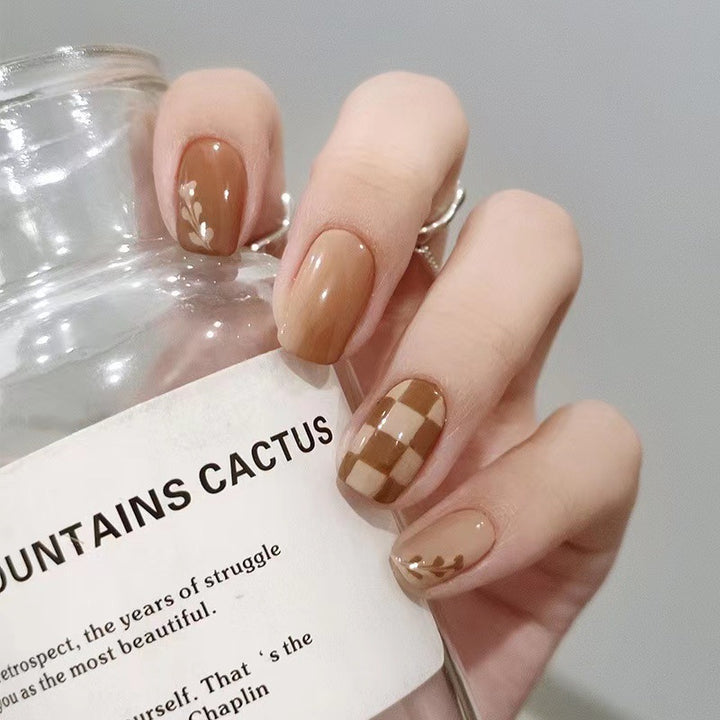 Artful nail art with modern patterns Kalsten