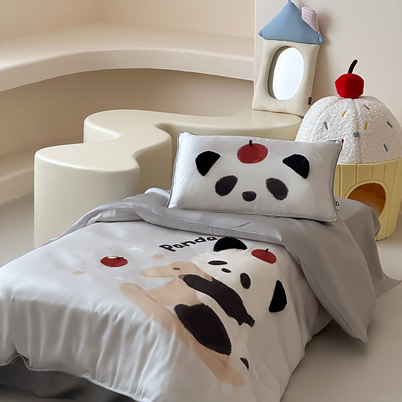 Children's bedding made of silk-matte satin with illustrative panda and apple print as well as fine piping