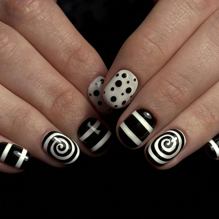 Art nail set with creative black-and-white designs Kalsten