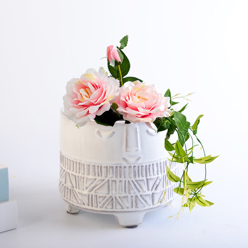 Decorative plant pot with facial features Kalsten