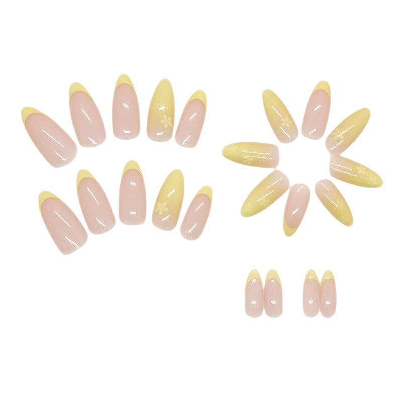 Elegant artificial nails with floral accents Kalsten