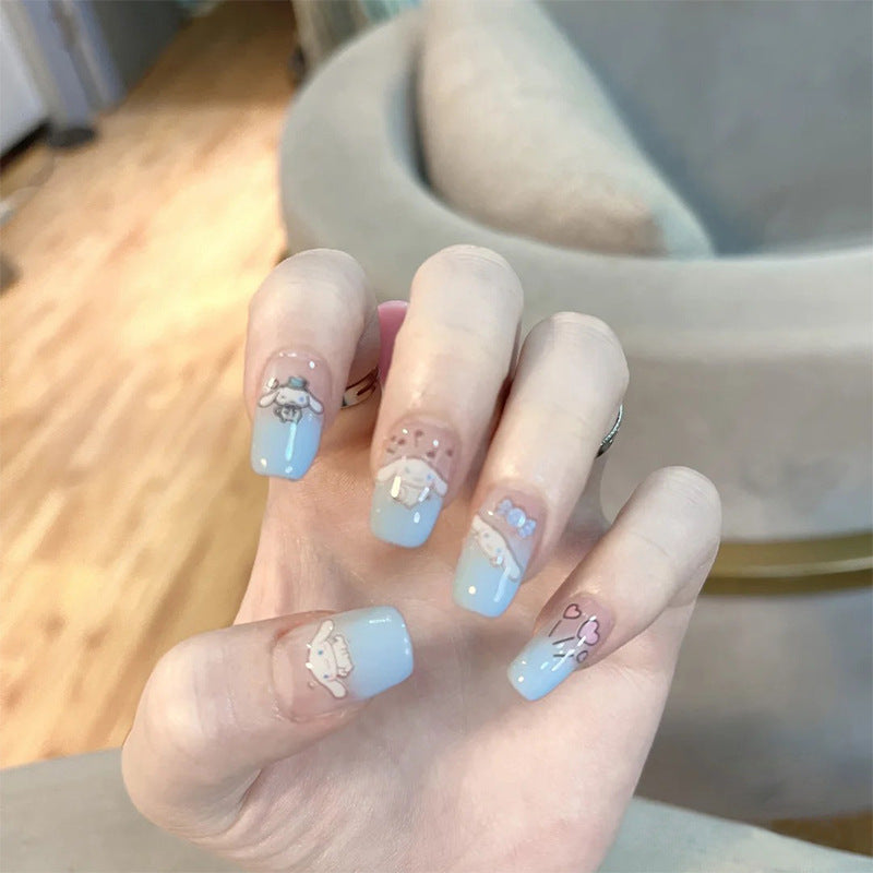 Artful nail extensions with an elegant leaf pattern Kalsten
