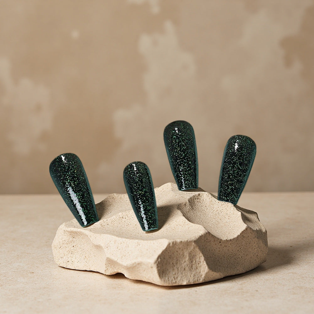 Shiny artificial nails with sparkling accents Kalsten