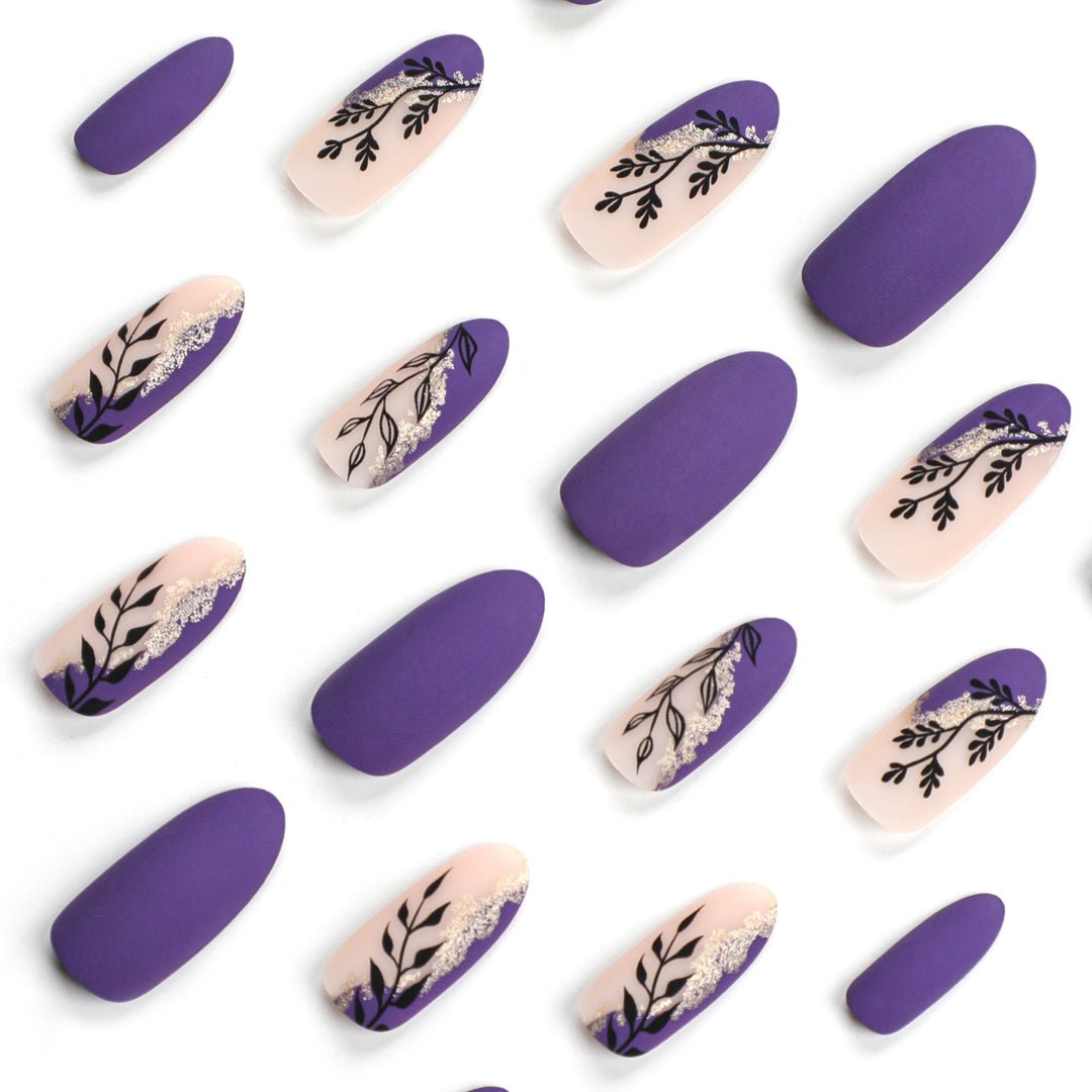 Artfully decorated stiletto nails Kalsten