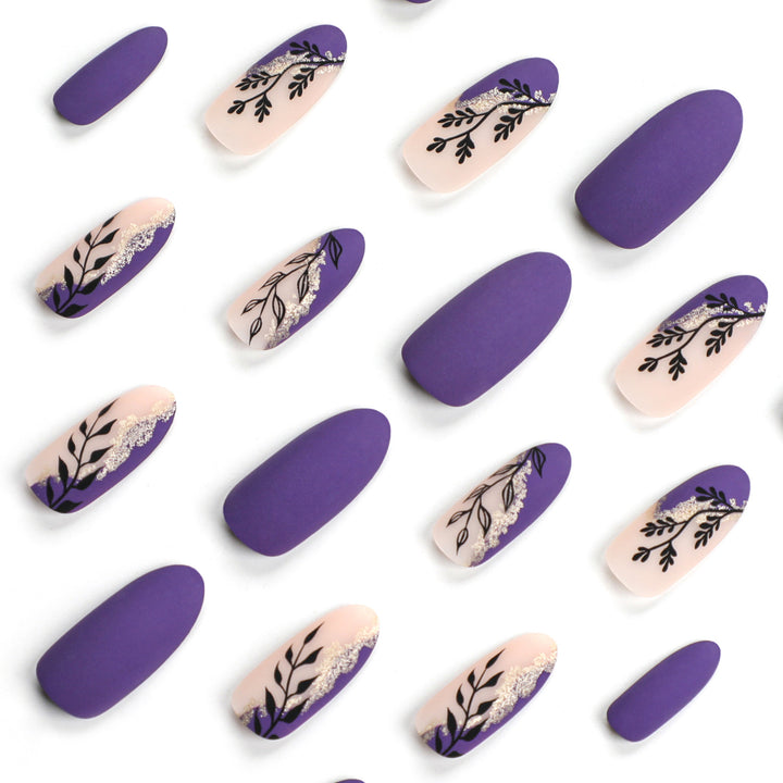 Artfully decorated stiletto nails Kalsten