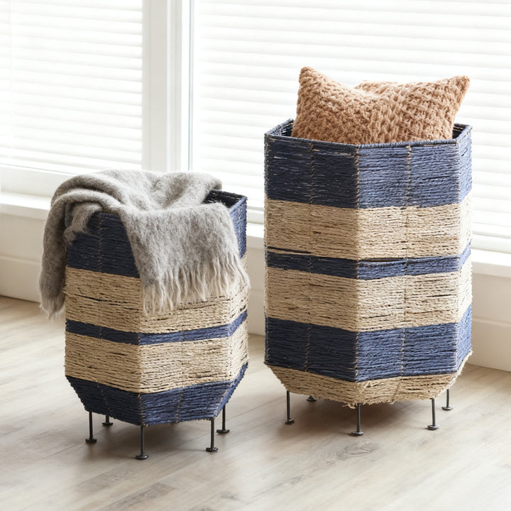 Decorative laundry basket with metal legs Kalsten