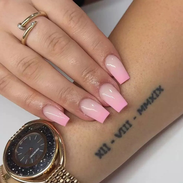 Artificial nail set with elegant gradient and modern design Kalsten