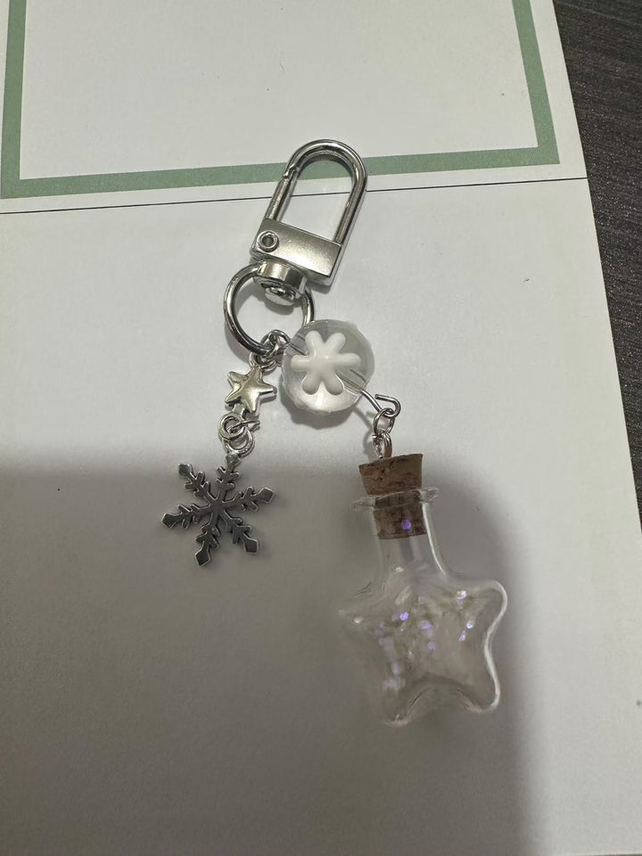 Decorative Snowflake Charm Keychain Kalsten