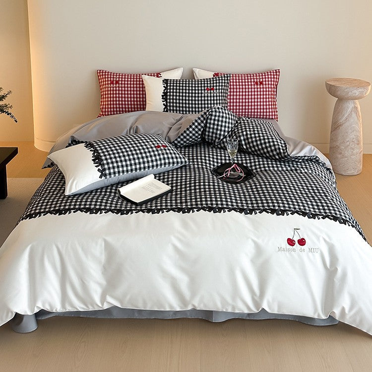 Vichy-check bed set made of fine cotton satin with decorative trim