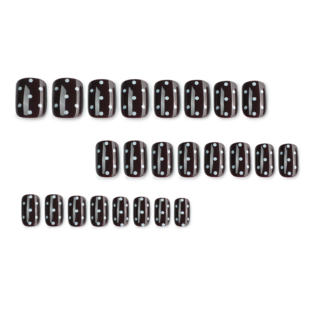 Artful Nail Art with Playful Dot Design Kalsten