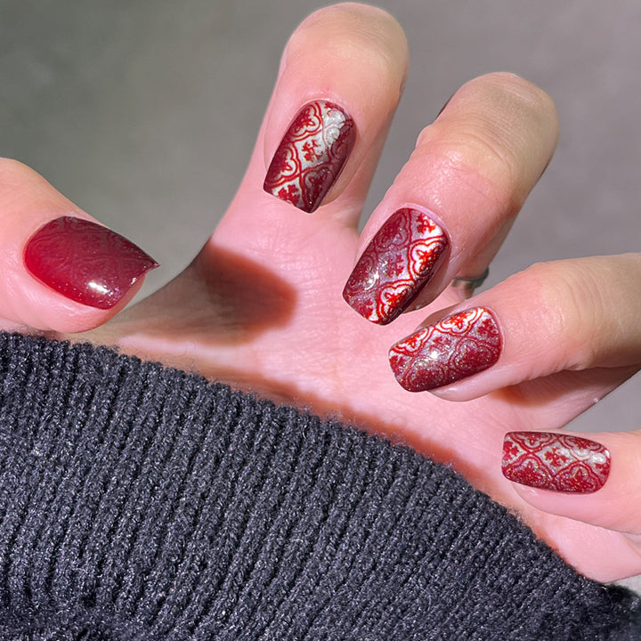 Glossy Decorative Press-On Nails Set Kalsten