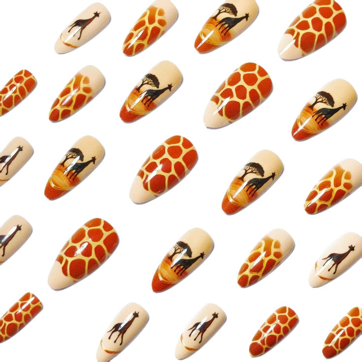Nail art with animal motif and giraffe design Kalsten