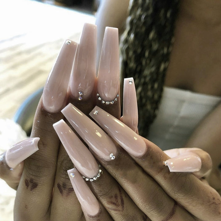 Elegant fake nails with glitter accents Kalsten