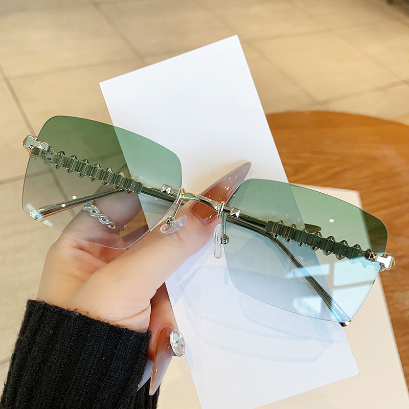 Oversized Geometric Shield Sunglasses Modern Look