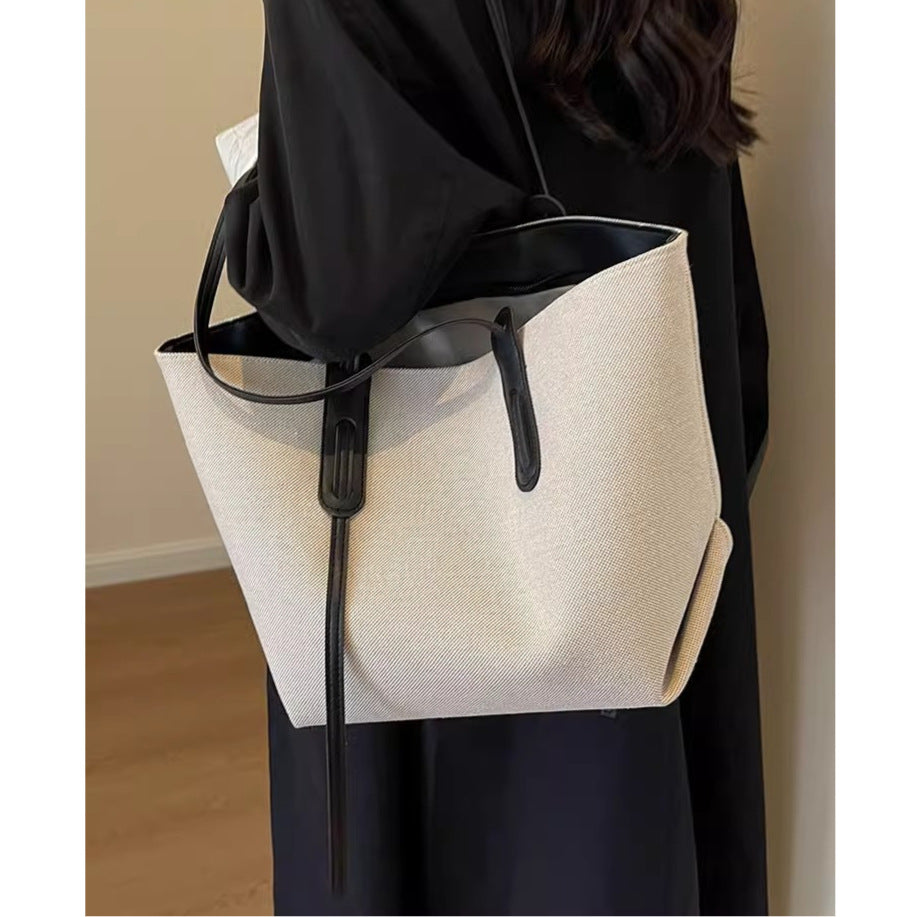 Spacious Utility Tote Kalsten