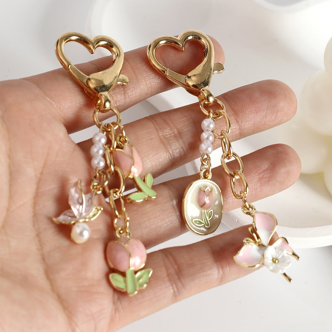 Playful keychain in rose design Kalsten